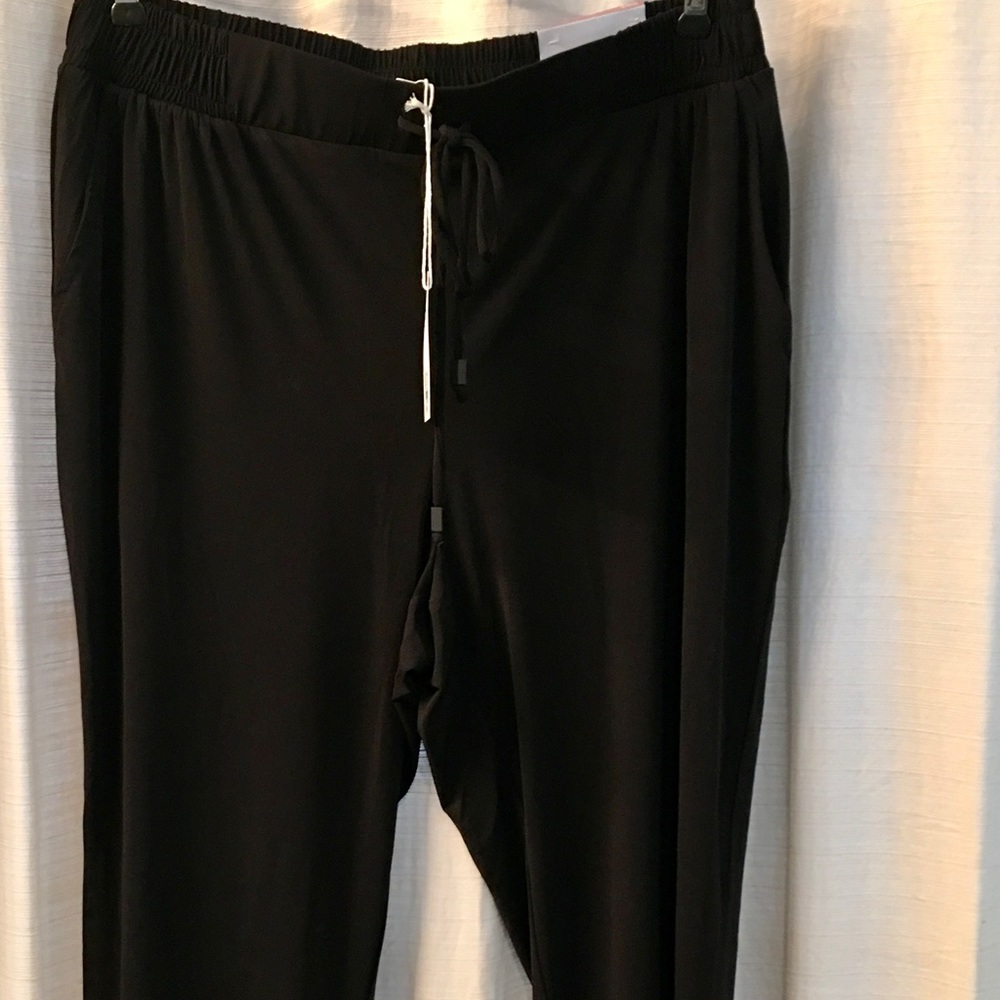 NWT. Black Lane Bryant stretchy pants
